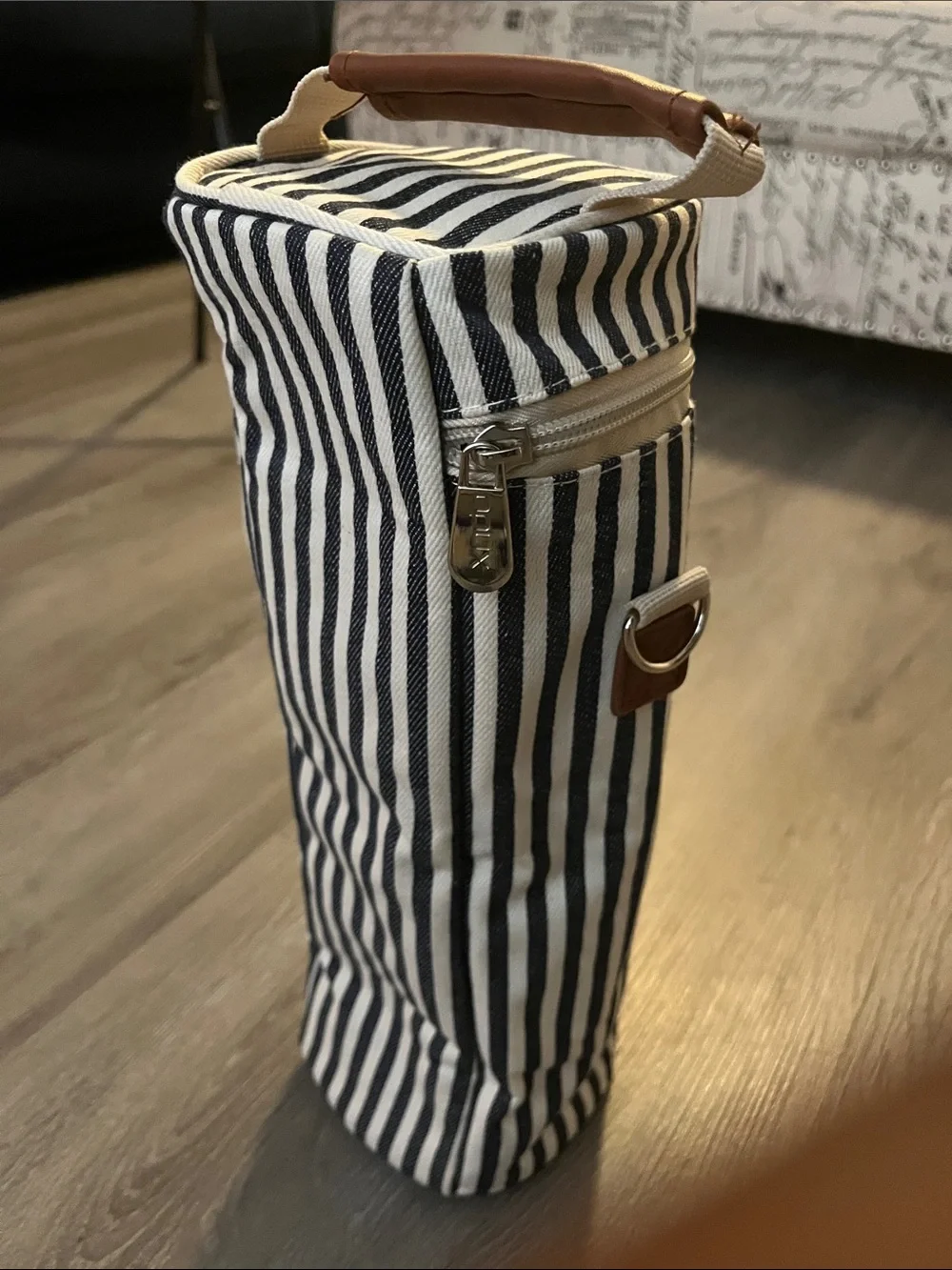 Opux Black & White Striped Insulated Bottle Carrier Bag